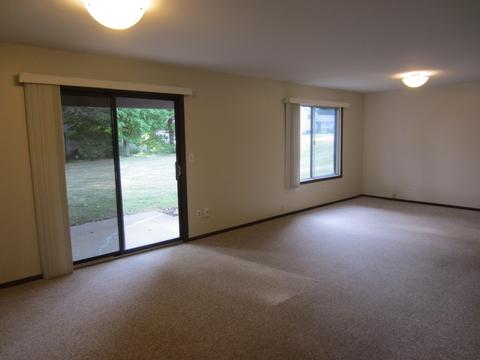 604 Devonshire Ct #D, Mchenry, IL 60050 photo 3