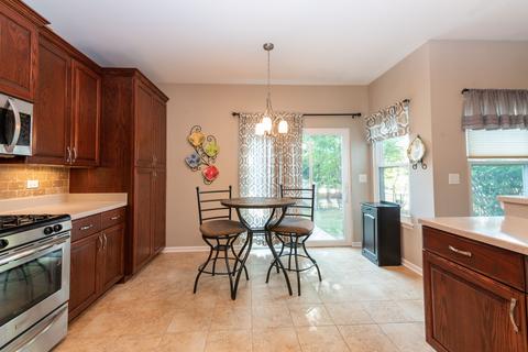 131 Westridge Blvd, Bartlett, IL 60103 photo 8
