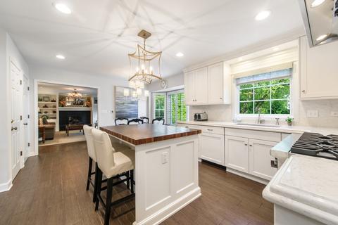 120 Hill Rd, Willowbrook, IL 60527 photo 9