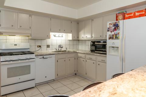 372 Oaktree Ct, Hoffman Estates, IL 60169 photo 7