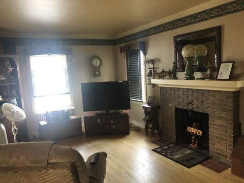 320 E 16th St, Lockport, IL 60441 photo 2