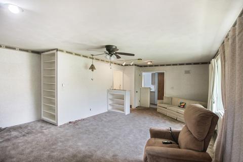 1561 S Demeter Dr, Freeport, IL 61032 photo 4