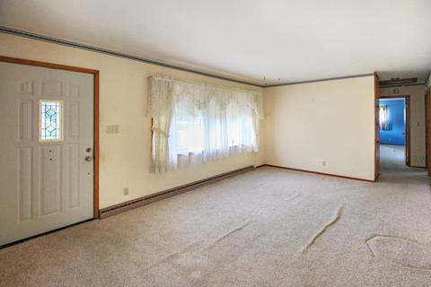 1561 S Demeter Dr, Freeport, IL 61032 photo 9