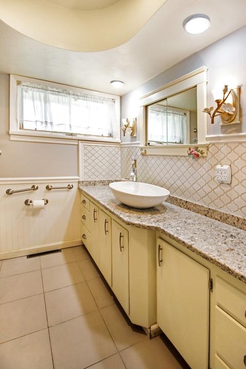1561 S Demeter Dr, Freeport, IL 61032 photo 12
