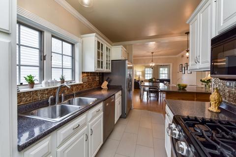 1006 N Scott St, Wheaton, IL 60187 photo 3
