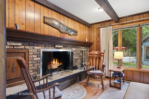2805 S Riverside Dr, Mchenry, IL 60050 photo 4