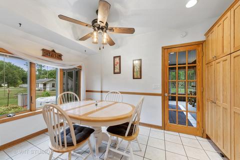 2805 S Riverside Dr, Mchenry, IL 60050 photo 8