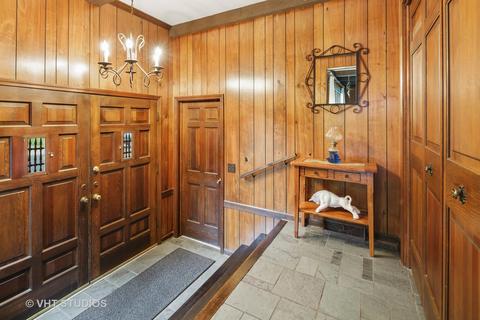 2805 S Riverside Dr, Mchenry, IL 60050 photo 2