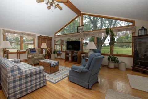 422 E Hill St, Genoa, IL 60135 photo 5