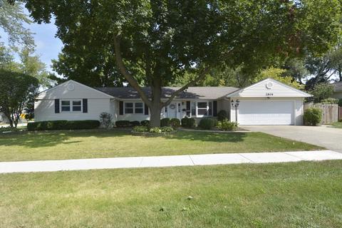 2806 Saint James St, Rolling Meadows, IL 60008 photo 1