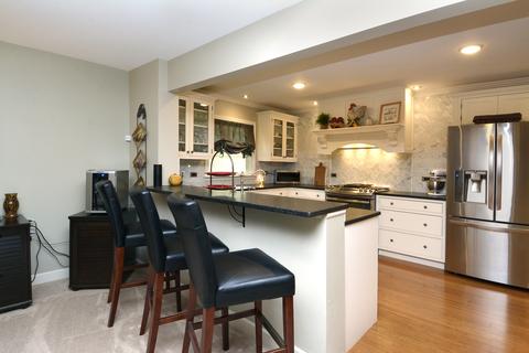 2806 Saint James St, Rolling Meadows, IL 60008 photo 17