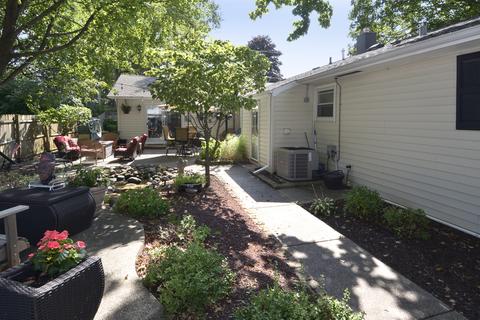 2806 Saint James St, Rolling Meadows, IL 60008 photo 8