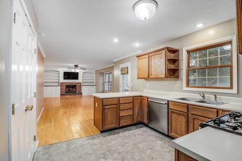2405 Timberview Dr, Bloomington, IL 61701 photo 3