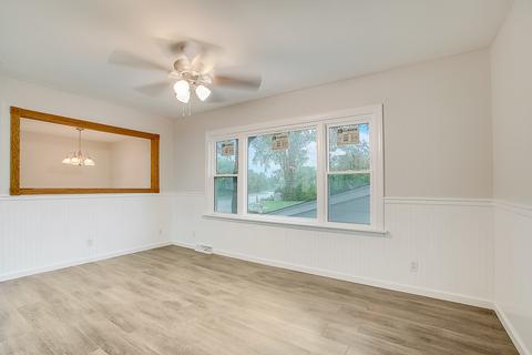 211 W Pleasant View Dr, Mchenry, IL 60050 photo 14
