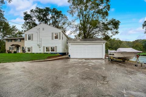 211 W Pleasant View Dr, Mchenry, IL 60050 photo 2