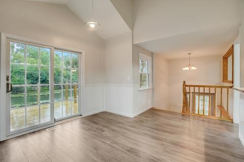 211 W Pleasant View Dr, Mchenry, IL 60050 photo 6