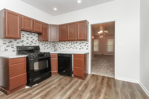 1022 Center St, Elgin, IL 60120 photo 9