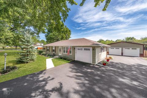 40 E Rickard Dr, Oswego, IL 60543 photo 1