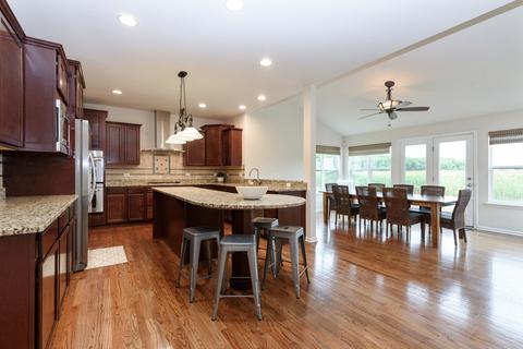 671 Slate Run, Elgin, IL 60124 photo 4