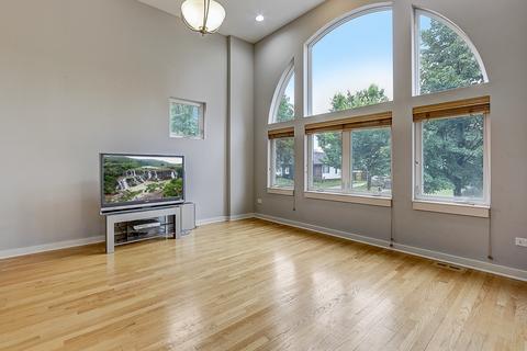1111 Walter Ave, Des Plaines, IL 60016 photo 3
