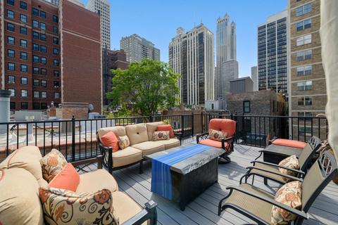 49 Elm St, Chicago, IL 60611 photo 37