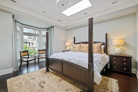 49 Elm St, Chicago, IL 60611 photo 17
