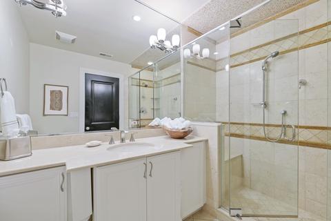 49 Elm St, Chicago, IL 60611 photo 25