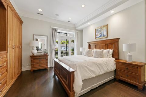 49 Elm St, Chicago, IL 60611 photo 23