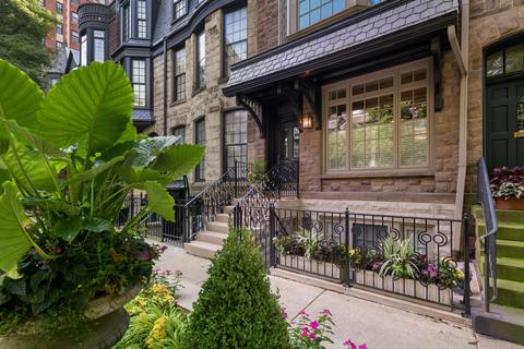 49 Elm St, Chicago, IL 60611 photo 2