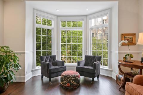 49 Elm St, Chicago, IL 60611 photo 28
