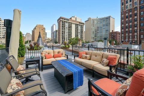 49 Elm St, Chicago, IL 60611 photo 38