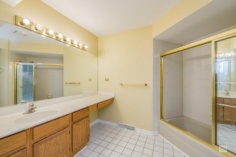 1791 Monterey Ct, Hoffman Estates, IL 60169 photo 13