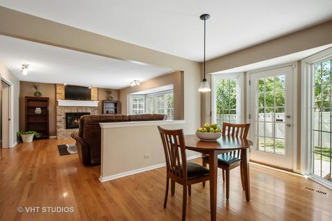 5050 Bardwick Ct, Hoffman Estates, IL 60010 photo 8
