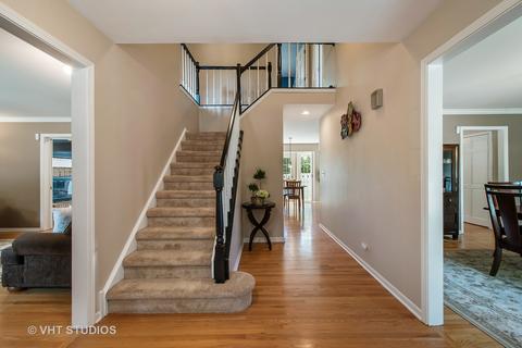 5050 Bardwick Ct, Hoffman Estates, IL 60010 photo 4