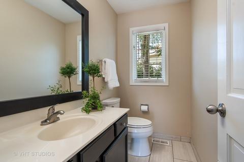 5050 Bardwick Ct, Hoffman Estates, IL 60010 photo 11