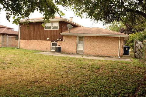 7830 W 75th St, Bridgeview, IL 60455 photo 4