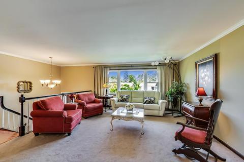885 Rosedale Ln, Hoffman Estates, IL 60169 photo 8