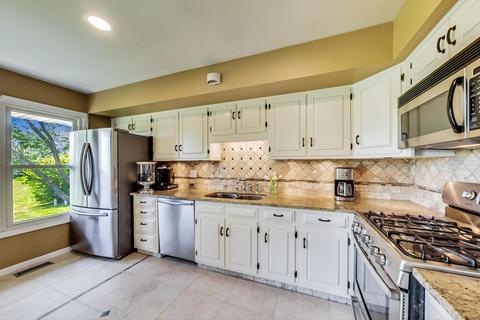 885 Rosedale Ln, Hoffman Estates, IL 60169 photo 13