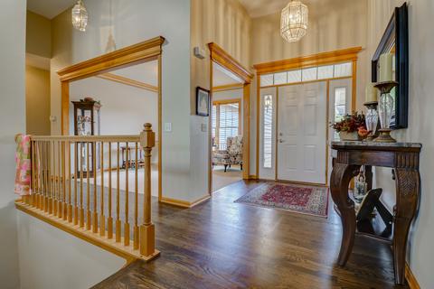 2062 Tunbridge Trl, Algonquin, IL 60102 photo 2
