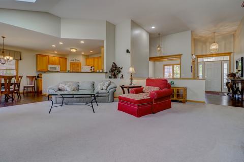 2062 Tunbridge Trl, Algonquin, IL 60102 photo 4