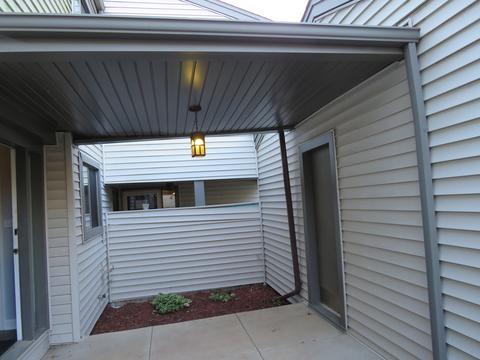 3529 Golfview Dr, Hazel Crest, IL 60429 photo 2