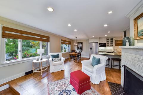 616 N West St, Wheaton, IL 60187 photo 4