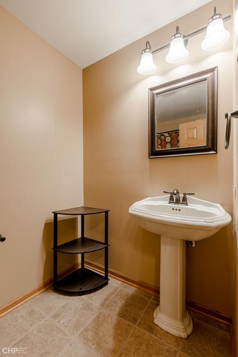 112 Hickory Rd, Oakwood Hills, IL 60013 photo 13
