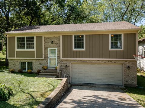 112 Hickory Rd, Oakwood Hills, IL 60013 photo 1