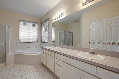 907 Adderly Ln, Gurnee, IL 60031 photo 12