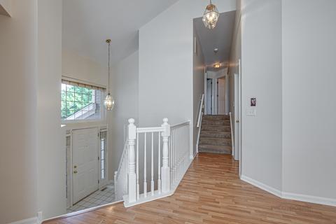 907 Adderly Ln, Gurnee, IL 60031 photo 3