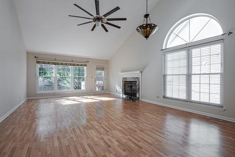 907 Adderly Ln, Gurnee, IL 60031 photo 4