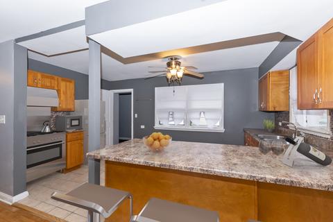 16139 Cambridge Dr, Markham, IL 60428 photo 3