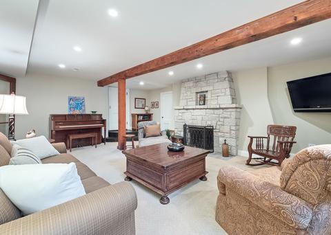 819 Golf Ln, Wheaton, IL 60189 photo 27