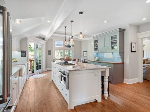 819 Golf Ln, Wheaton, IL 60189 photo 9